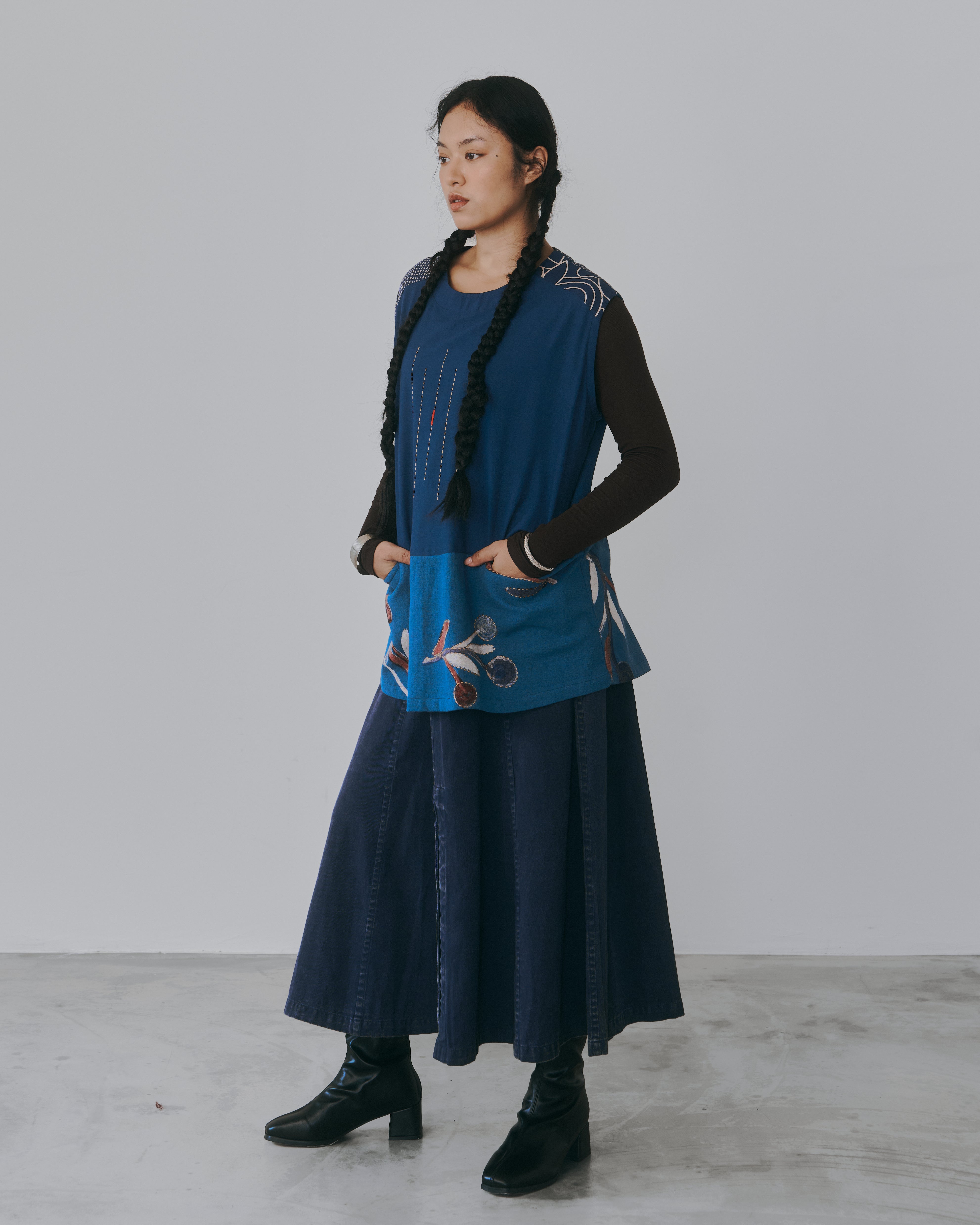 線繡手繪|雙口袋拼接造型無袖背心