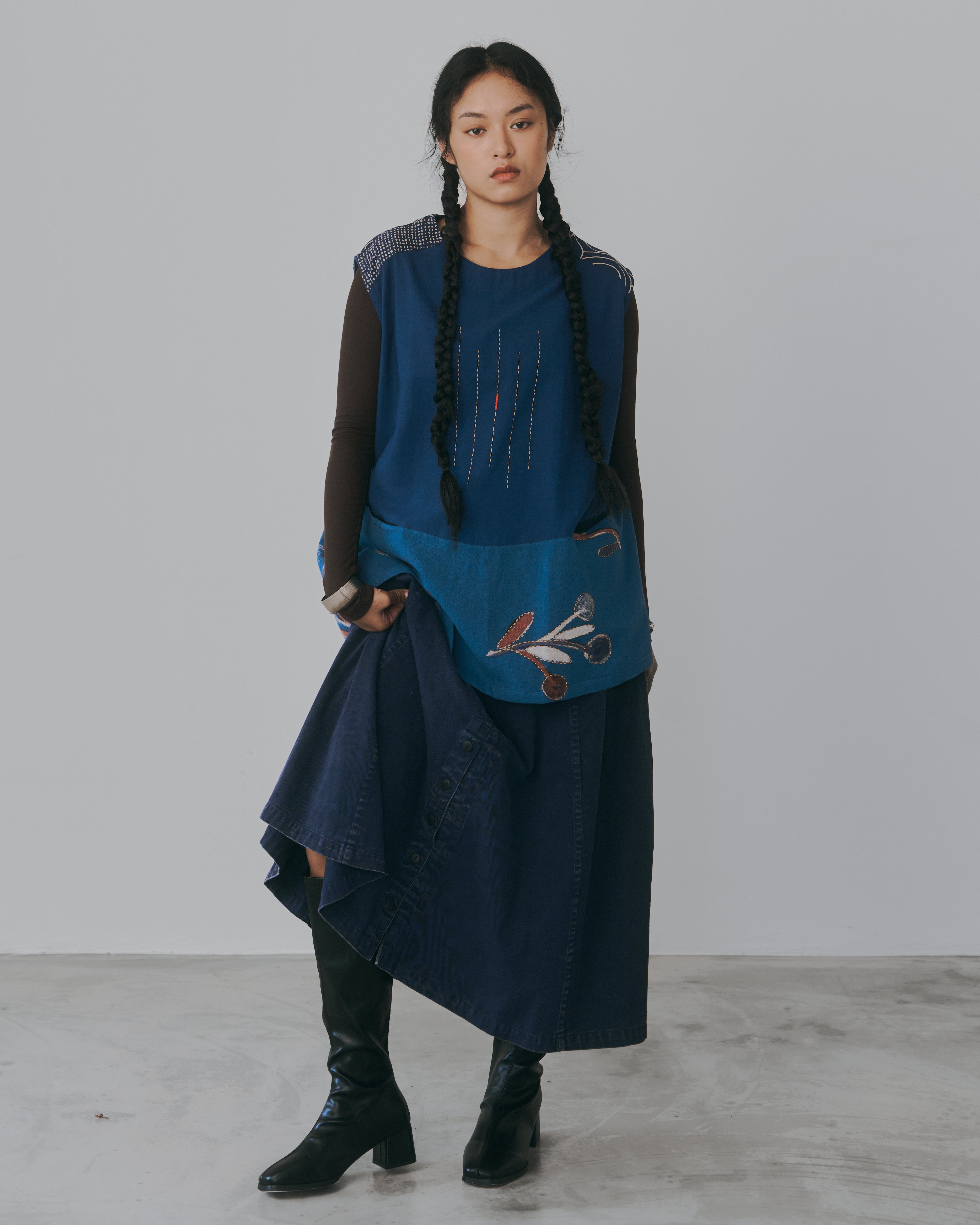 線繡手繪｜雙口袋拼接造型無袖背心