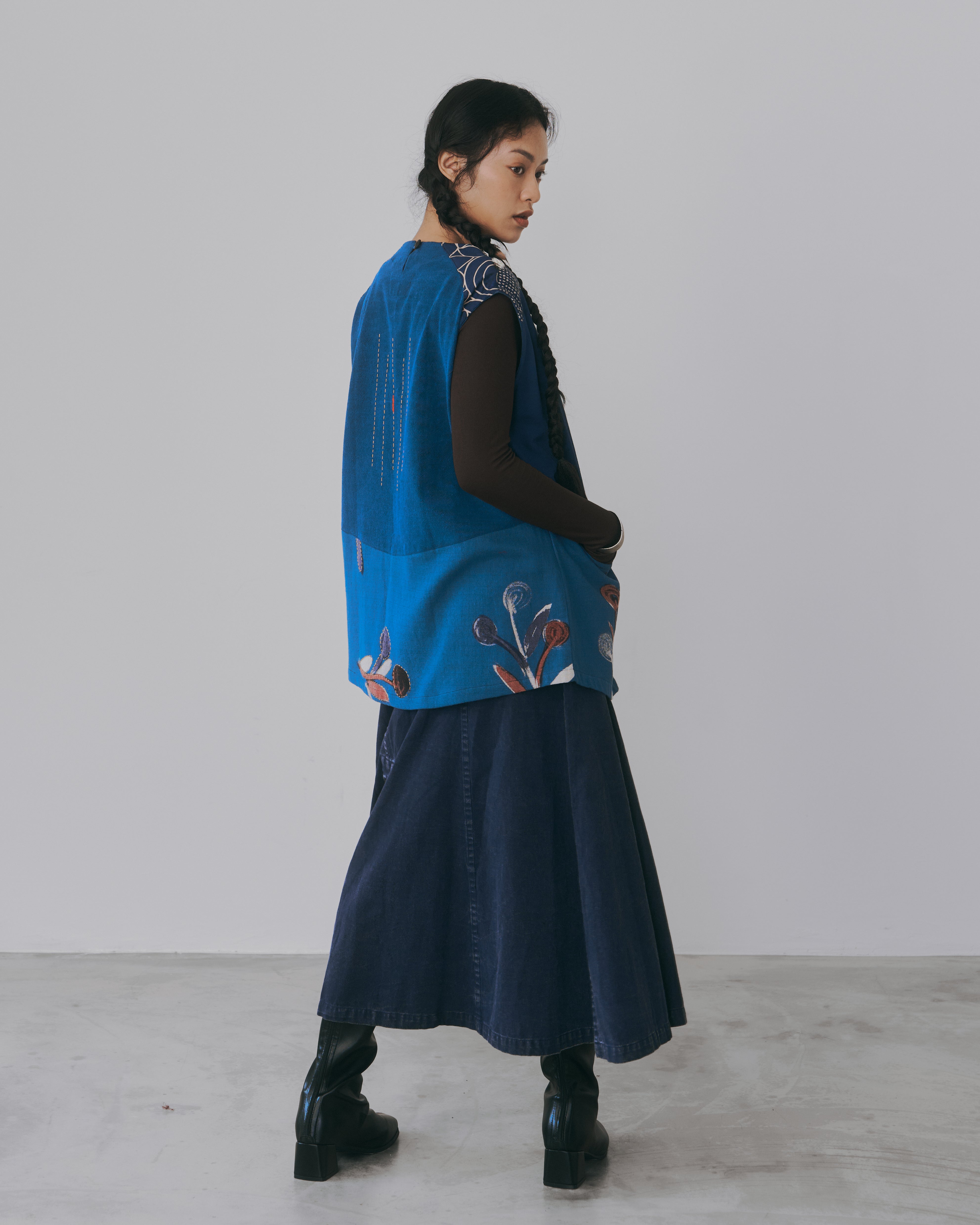 線繡手繪｜雙口袋拼接造型無袖背心